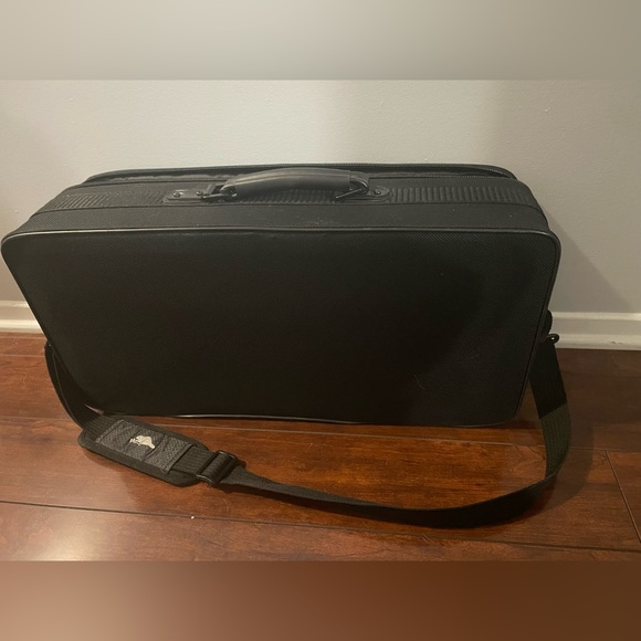 Bushnell Travel scope tripod case - with padding, insert and strap - Picture 7 of 14